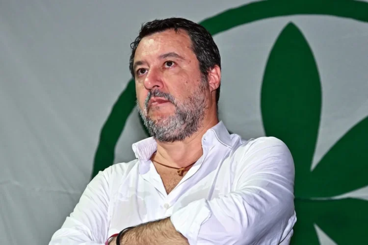 Salvini si scaglia contro il Festival di Venezia: "Tutto tranne cinema, sui pro Pal serve equilibrio"