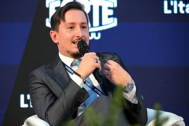 Meloni, il social media manager Longobardi lascia Palazzo Chigi