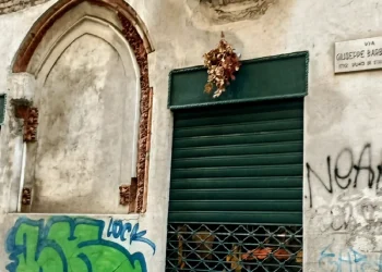 Torino, violenza sessuale su un 12enne: adescato con la scusa del monopattino