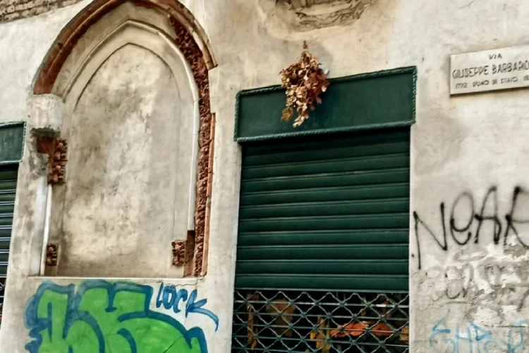 Torino, violenza sessuale su un 12enne: adescato con la scusa del monopattino