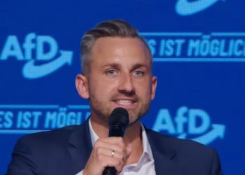 AfD al 42% in Sassonia-Anhalt: Siegmund verso la vittoria, allarme Merz in Germania
