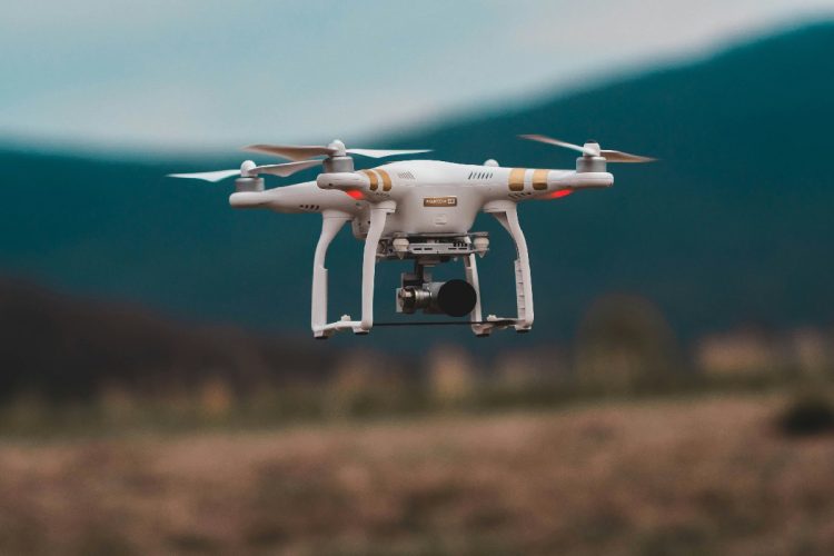 Drone a Poggioreale: arrestati 3 uomini, uno col radiocomando e droga. Nuova frontiera dello spaccio