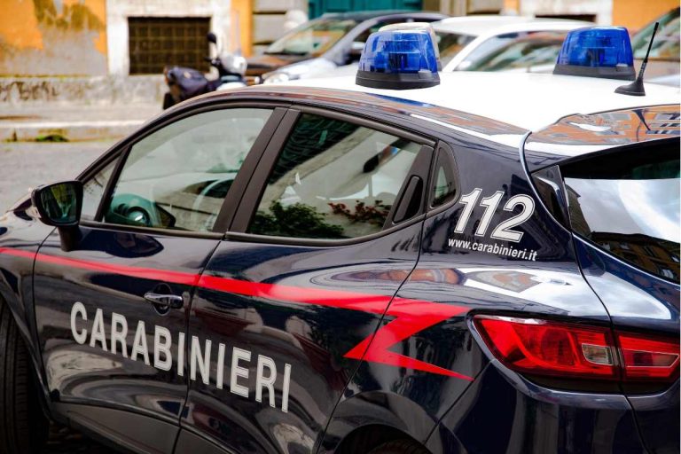 Roma, spari con arma ad aria compressa in centro: ferita una donna