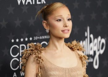 Ariana Grande chiude l'Eternal Sunshine Tour con il concerto alla O2 Arena di Londra e annuncia una pausa