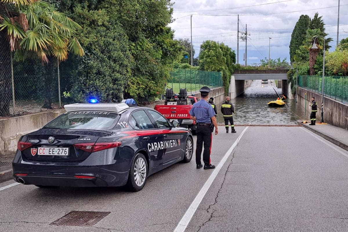 Donna muore annegata nell’auto intrappolata nel sottopassaggio allagato a Latisana