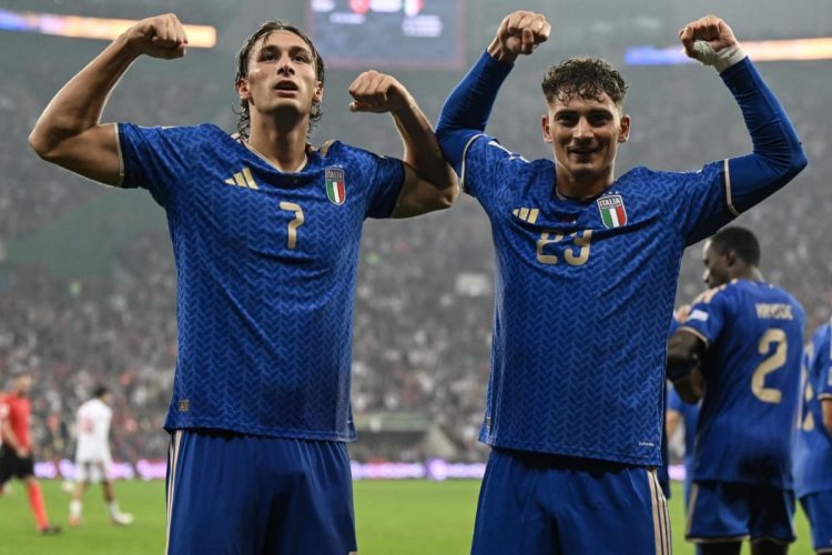I fratelli Esposito con la maglia dell'Italia