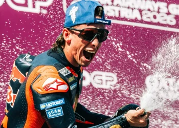 Pedro Acosta porta la KTM al successo