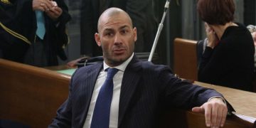 Riccardo Bossi in tribunale; confermata la condanna per maltrattamenti e quella per truffa sul Reddito di cittadinanza