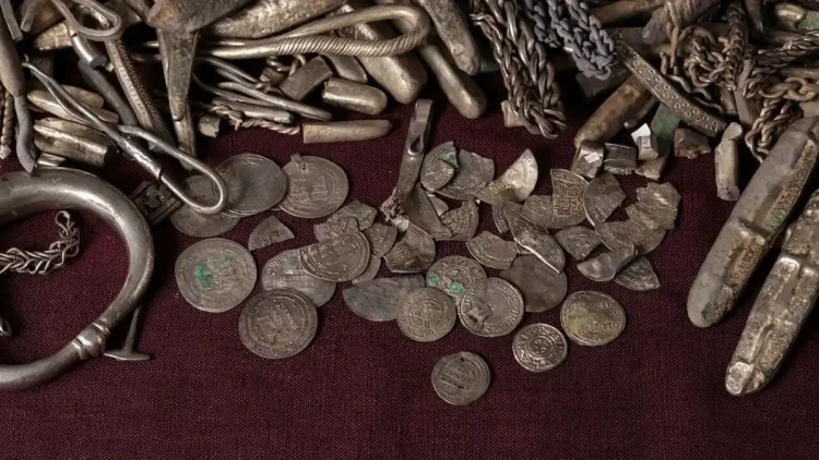 In Denmark 🇩🇰 was found its largest Viking Age silver hoard - in a backyard | @_Treasure_Kings