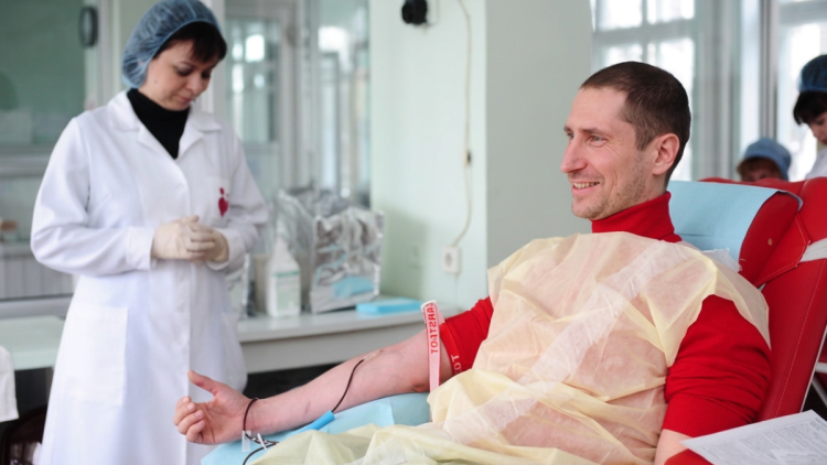 Blood Donation at Hospital. Testimoni di Geova: via libera individuale a trasfusioni di frazioni del sangue