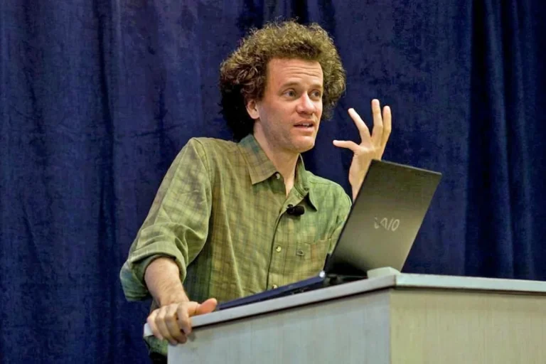 Yann Martel: “Gli Usa sono un Paese disfunzionale. Noi canadesi condividiamo i valori dell’Europa”