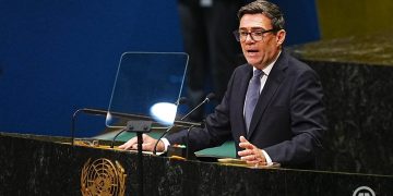 British Prime Minister Andy Burnham vows to ‘stand firm’ on sovereignty over Falkland Islands ➡️ …