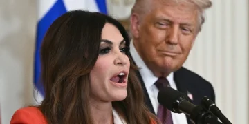 La Casa Bianca vuole Kimberly Guilfoyle fuori dall'ambasciata in Grecia