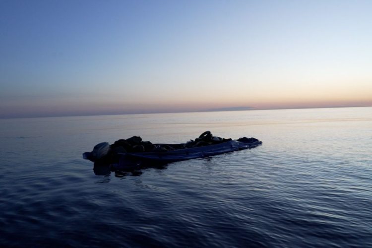La flotta di Lampedusa resta all'ancora e porta a Palermo la protesta per il carburante