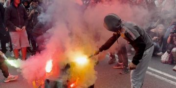 Torino tre minorenni finiscono in arresto per resistenza aggravata