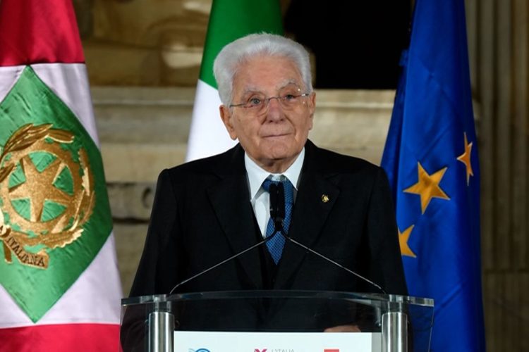 Mattarella: "Inflazione e salari fermi aggrediscono il tenore di vita dei cittadini"