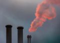 Chimneys. Greenpeace: Roma è 14esima su 15 nell'uscita dal riscaldamento fossile