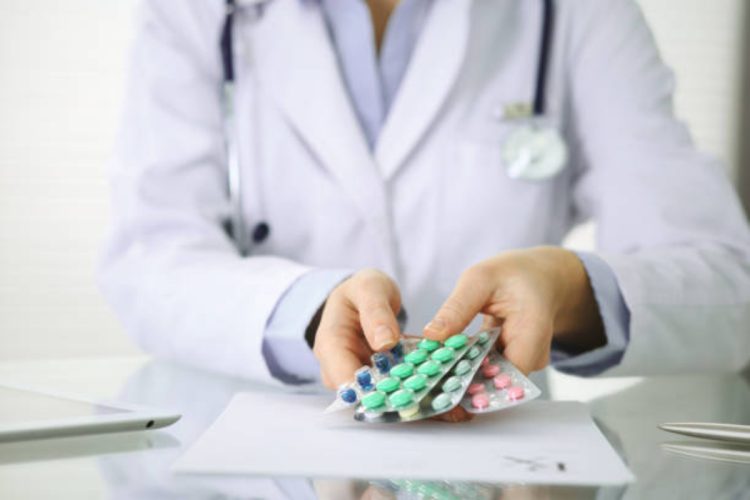 Antibiotico-resistenza, Clerici chiede fondi vincolati per i test in Italia