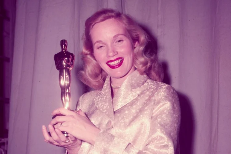 È morta a 102 anni Eva Marie Saint, Oscar per Fronte del porto