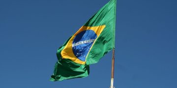 Il Brasile sceglie il presidente con Lula e Flavio Bolsonaro in pareggio tecnico nei sondaggi