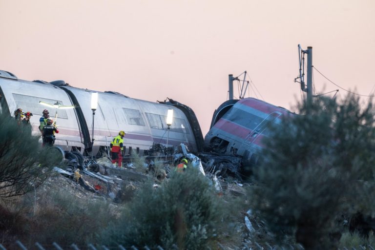 Incidente ferroviario in Spagna, chi sono i passeggeri italiani coinvolti?