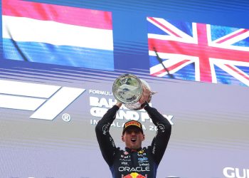 Max Verstappen celebra la vittoria