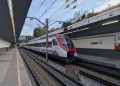 Un treno fermo in una stazione spagnola