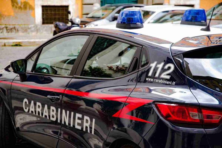 Una vettura dei carabinieri
