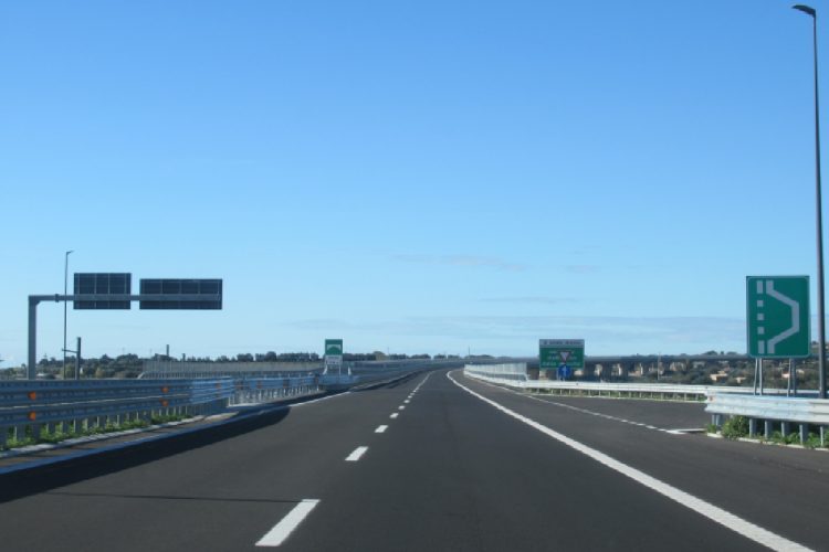 Un'autostrada in Sicilia