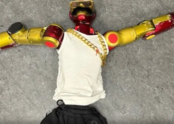 fotografia di un robot umanoide
