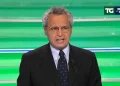 Enrico Mentana nello studio del Tg La7