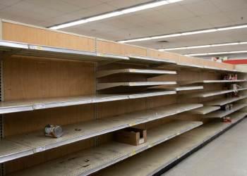Protesta dei tir, supermercati vuoti e blocchi stradali: anche il Centro-Italia si unisce alla mobilitazione in attesa di Salvini