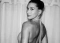 Primo piano di Hailey Bieber in bianco e nero