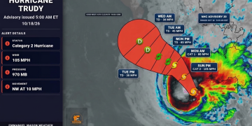 Mappa meteo mostra previsioni traiettoria uragano Trudy sul Messico. L'uragano Trudy minaccia il Messico, allerta per alluvioni e frane