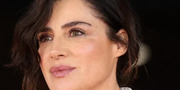 Primo piano di Luisa Ranieri al Festival del Cinema di Roma