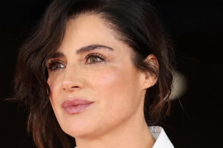 Primo piano di Luisa Ranieri al Festival del Cinema di Roma
