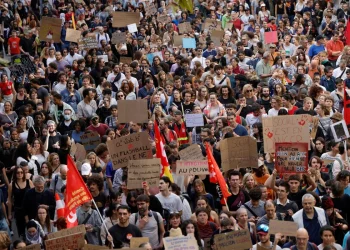 Studenti in protesta in Francia durante il terzo atto delle manifestazioni