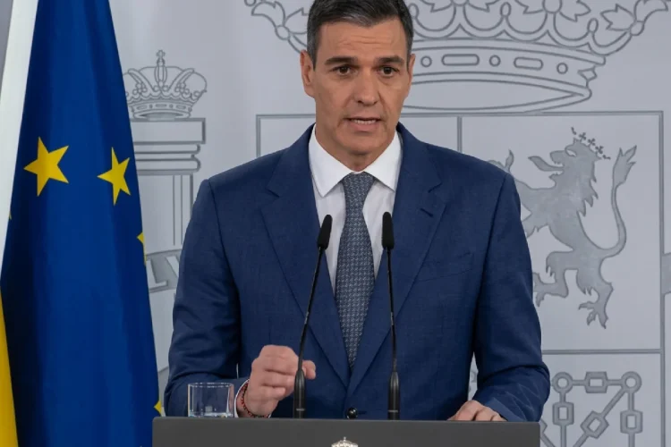 Spagna, Sánchez si dimette e convoca le elezioni anticipate per il 29 novembre