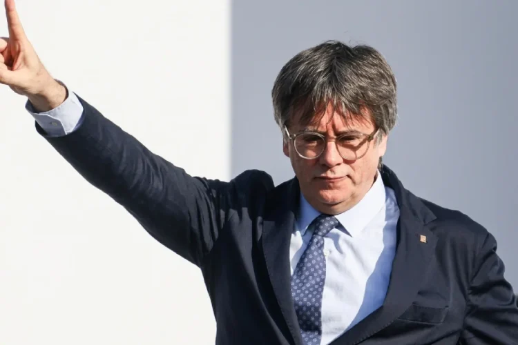 Spagna, Llarena annulla il mandato d'arresto contro Puigdemont