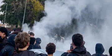 Scontri tra studenti e polizia a Torino