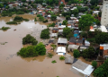 La piena del Paraná lascia oltre 2.000 persone sfollate ad Ayolas