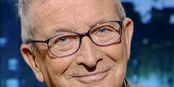 Primo piano del giornalista Luciano Rispoli