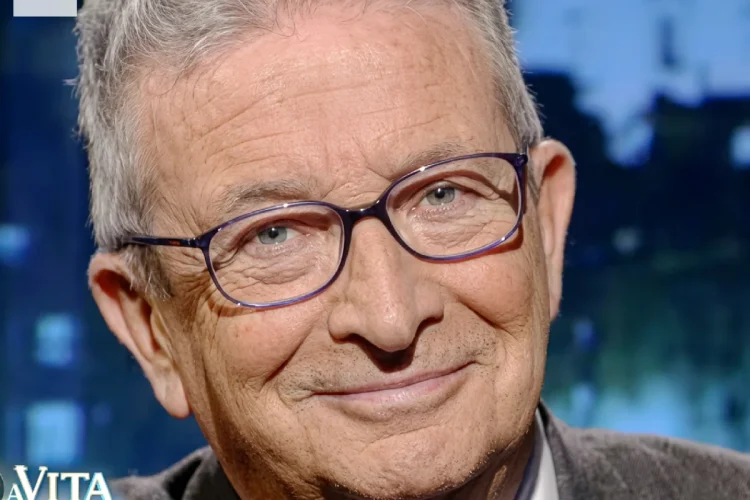 Primo piano del giornalista Luciano Rispoli