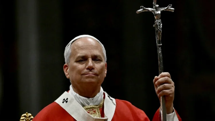 Papa Leone XIV migliora dopo l'operazione al polmone al Gemelli | @VaticanReportIt