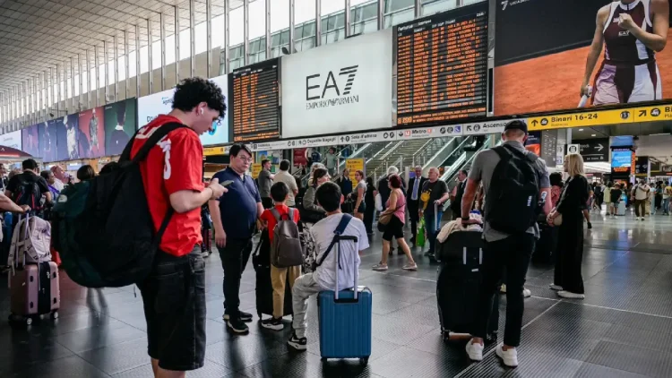 Sciopero generale. Il 2 ottobre 2026 stop per treni, scuola e sanità, ecco orari e settori coinvolti www.repubblica.it/economia/2026/10/02/news/sciopero_generale_2_ottobre_treni_scuola_sanita_orari_settori-425620146/?ref=twhr https://t.co/5sZdAWAPLt | @repubblica