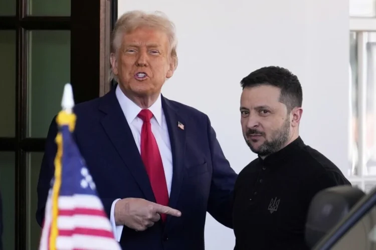Trump: "È il momento che Kiev cambi presidente". La Germania difende Zelensky