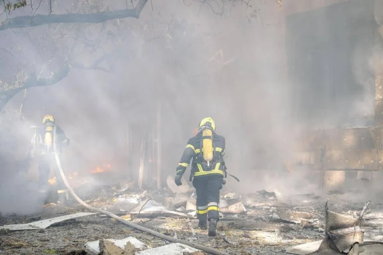 Ucraina, raid russi nella notte: almeno 8 morti, 4 vittime a Pryluky